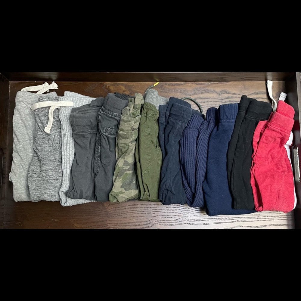 BUNDLE 12 pairs Athletic and Cargo pants 👖 2T
